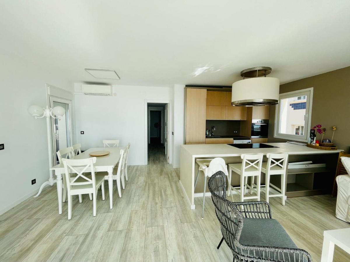 La Marina2 Seaview With Amazing Terrace Apartment Sitges Exterior photo
